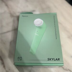 Fancii Skylar Mint Green Facial Cleansing Brush